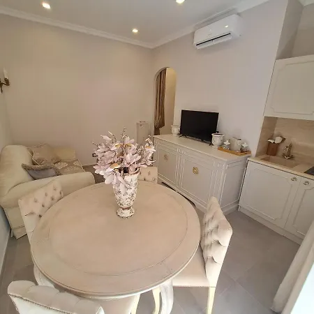 Della Vite 27 アパート *